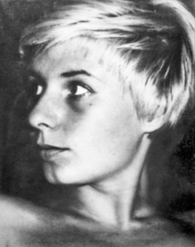 Portrait die junge Ingeborg Drews