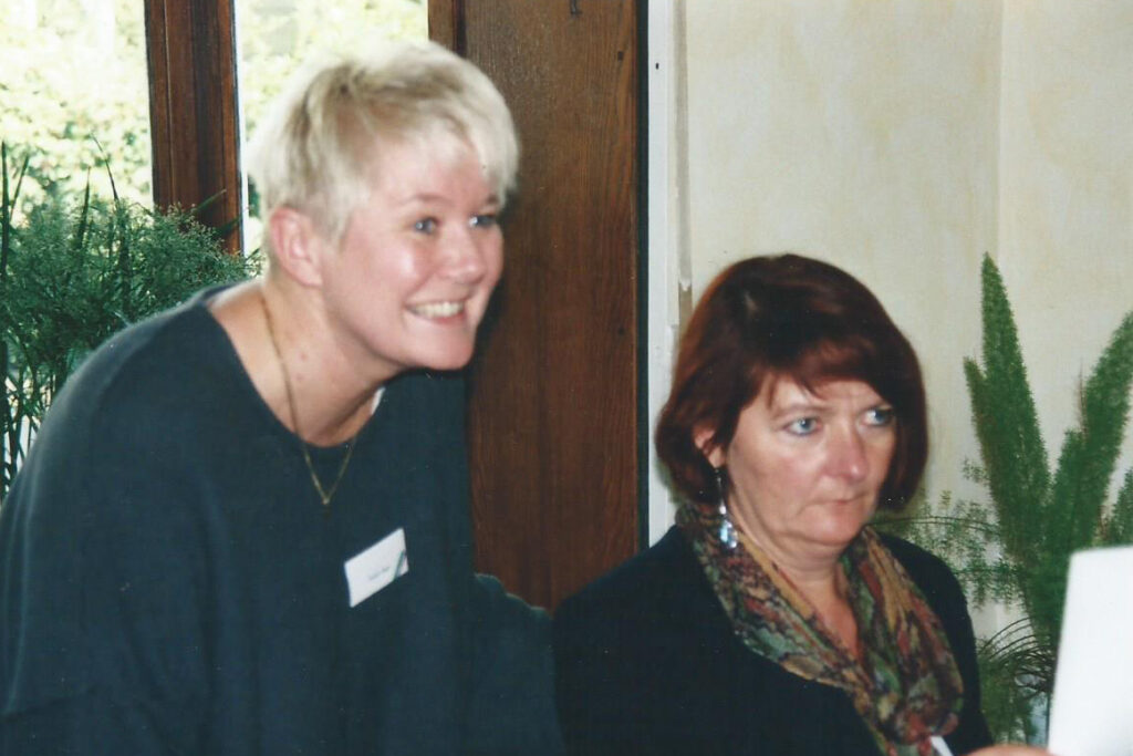 Frauke Mahr (li) und Lie Selter 1995